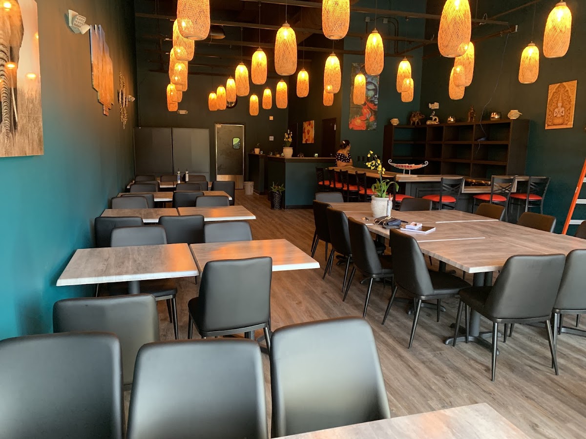 Papaya Thai Cuisine And Sushi Bar